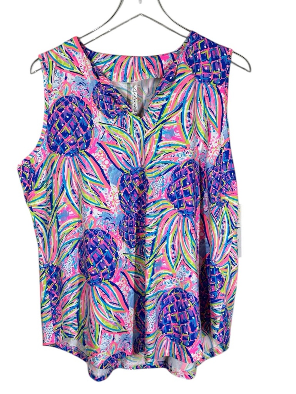 LULU-B Women's XL Multi-colored Pineapple Print V-Neck Performance Shirt
